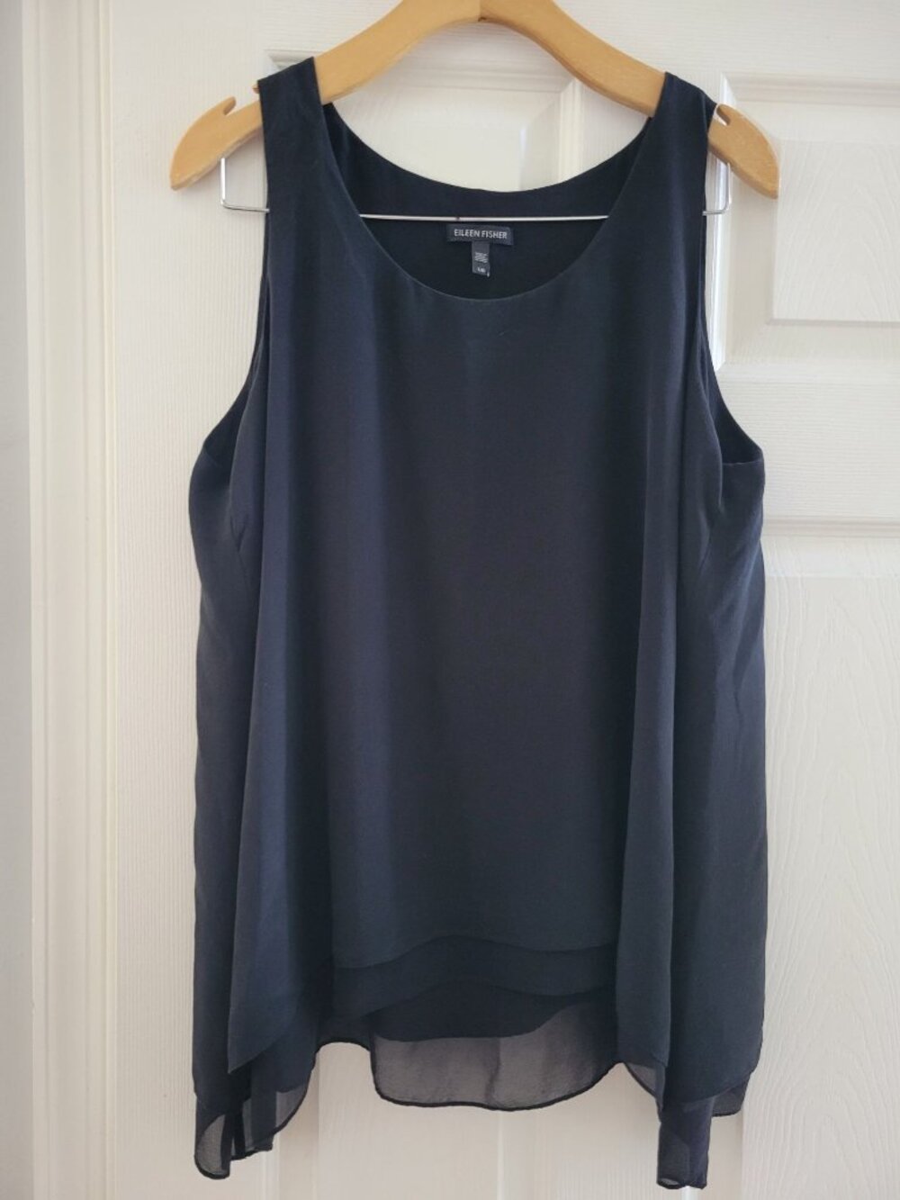 Eileen Fisher Womens Black Silk Sleeveless Tank blouse size Large Quiet Luxury